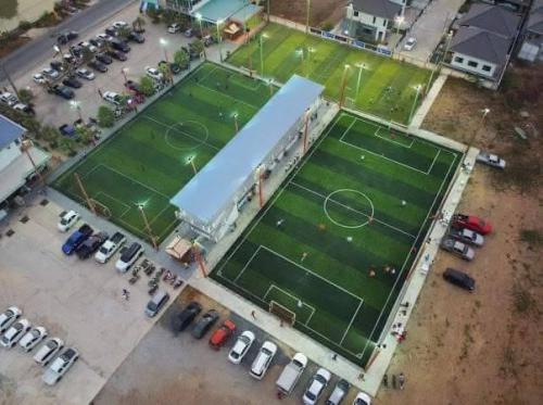 สนามฟุตบอลหญ้าเทียม ริมคลองอารีน่า “RIMKLONG ARENA”   