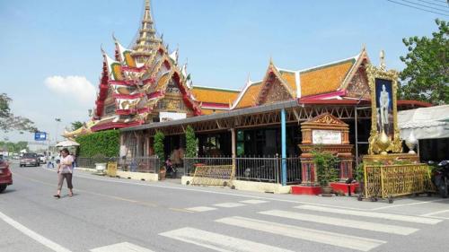 วิหารหลวงพ่อสำเร็จศักดิ์สิทธิ์ 
